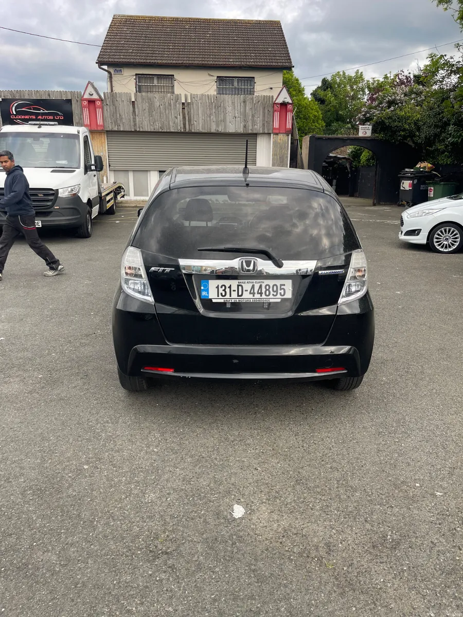 Honda fit hybrid automatic - Image 3