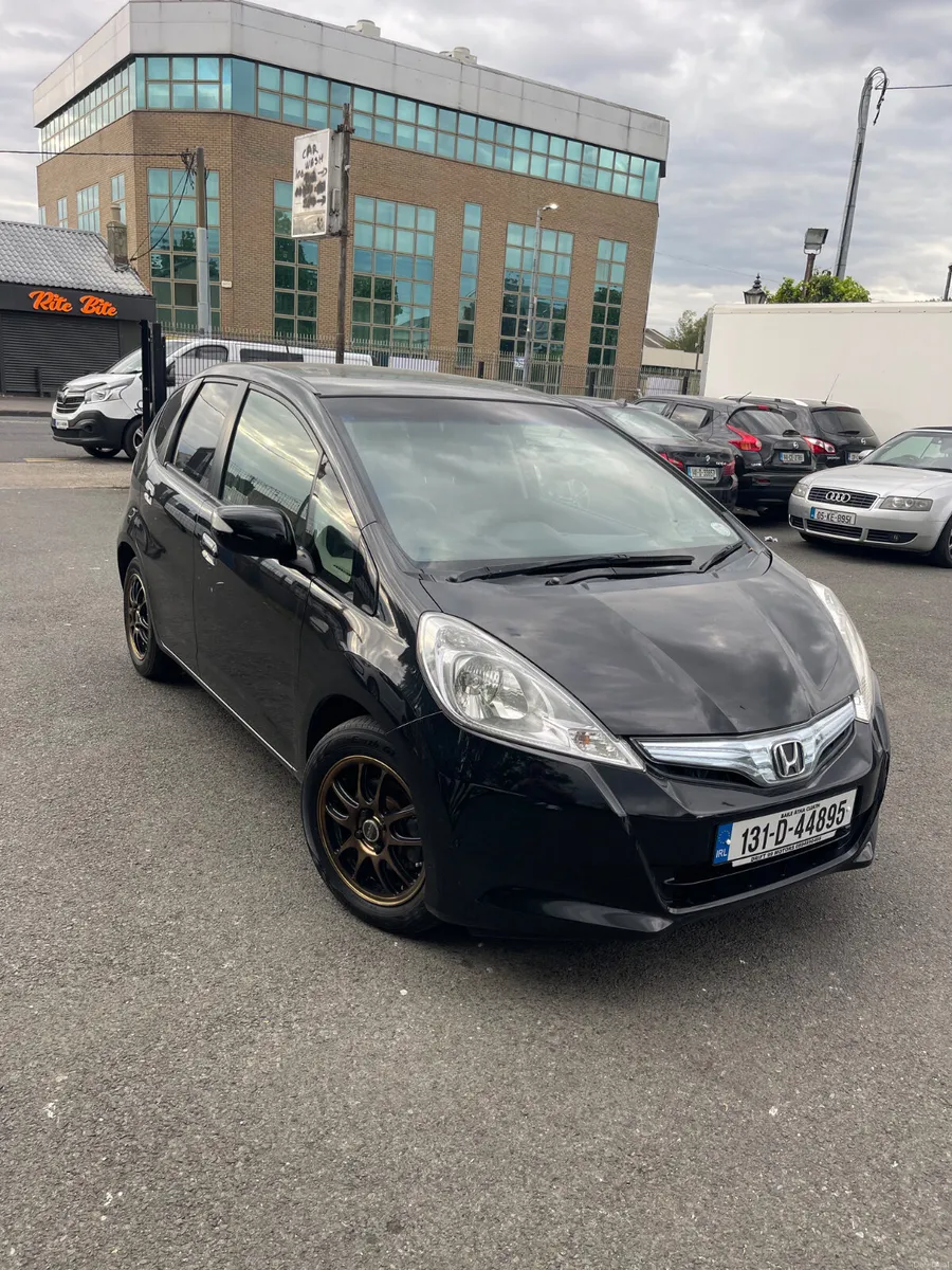 Honda fit hybrid automatic - Image 1