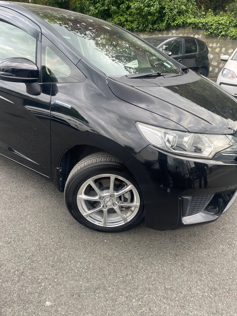 Honda fit hybrid automatic - Image 2