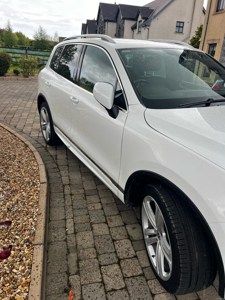 2017 Volkswagen Touareg 3.0 TDI | Panoramic Roof - Image 3
