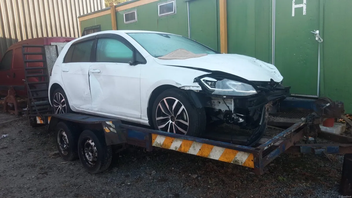 2018 Volkswagen Golf TSI mk 7.5 DSG - Image 2