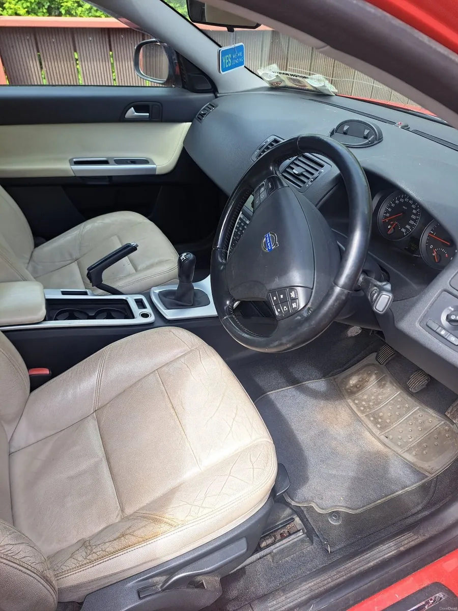 Volvo S40 2012 - Image 1