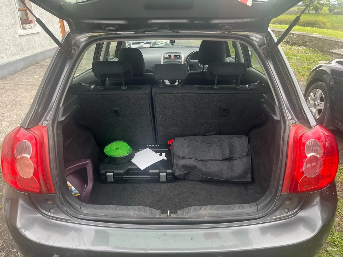 Car - Image 4