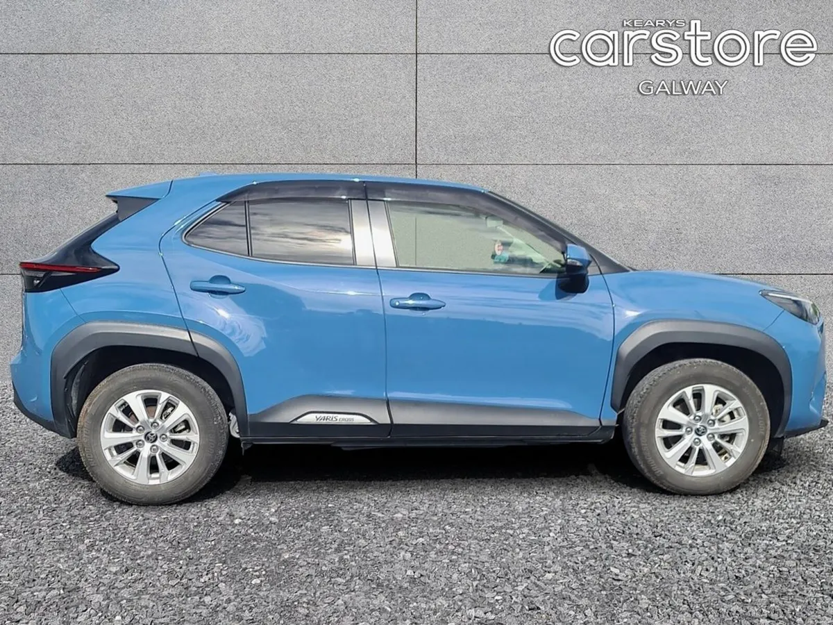 Toyota Yaris Cross 1.5 Hybrid - Image 2