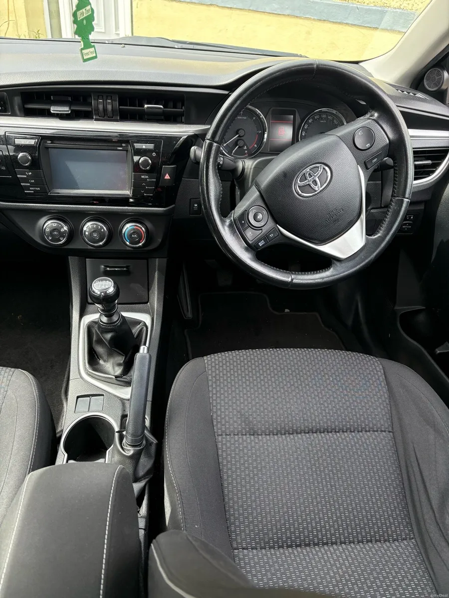 151 Toyota Corolla 1.4 litre - Image 6
