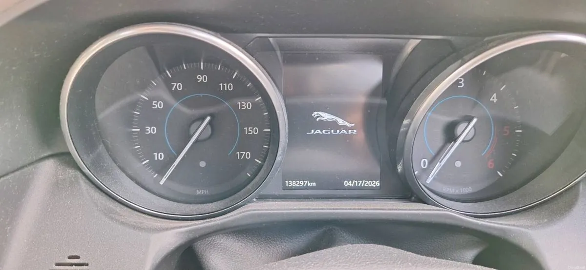 Jaguar XF 2016 - Image 2