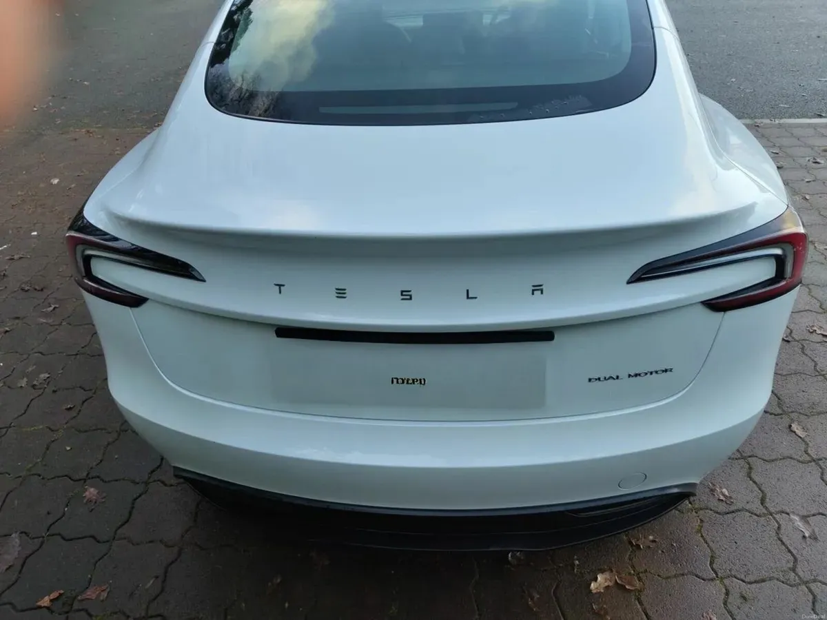 Tesla Model 3 Premium Long Range All Wheel Drive - Image 3