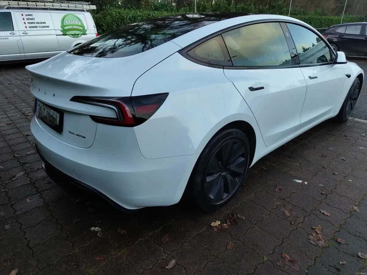 Tesla Model 3 Premium Long Range All Wheel Drive - Image 4