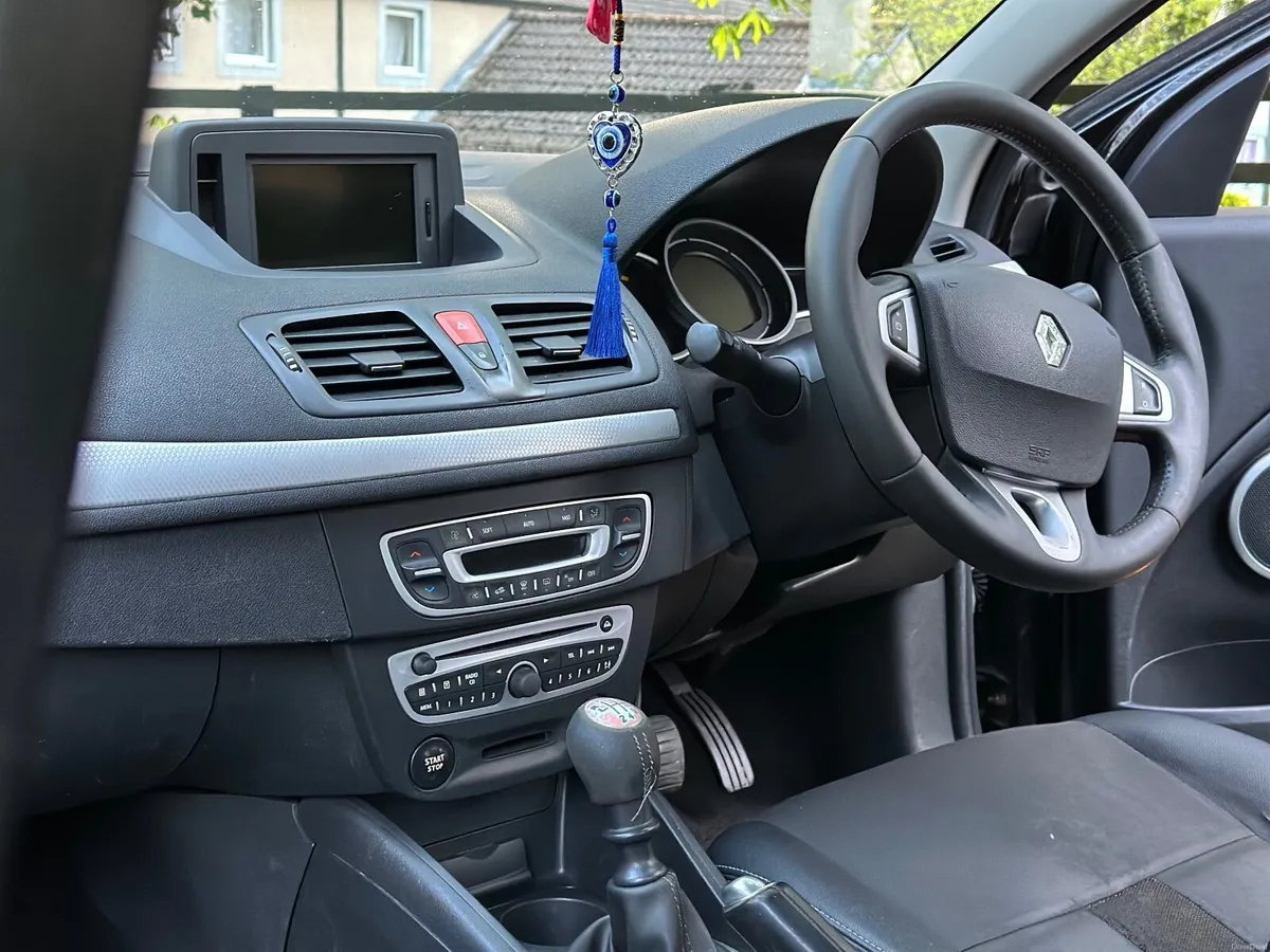Renault Fluence 2011 - Image 4
