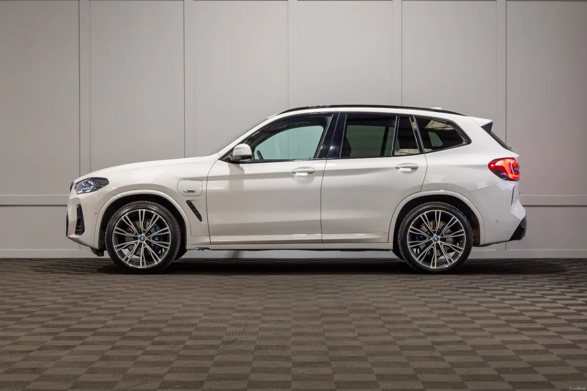 2022 BMW X3 X-Drive 30e M-Sport - Image 3