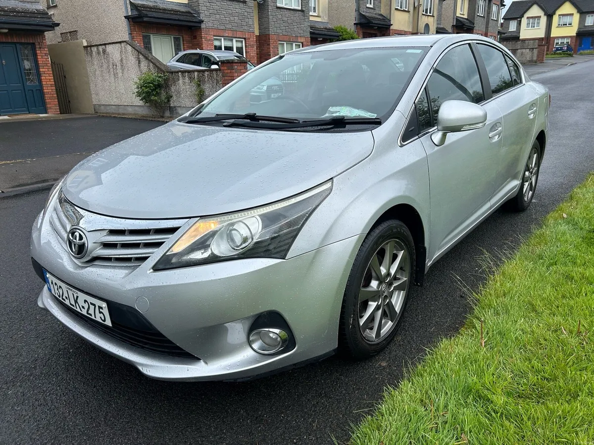 Toyota Avensis 2013 - Image 1