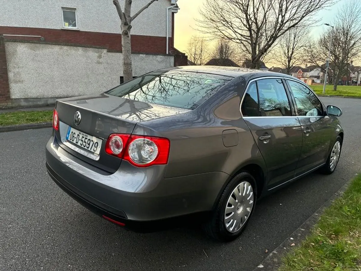 2006 Volkswagen Jetta - Image 3