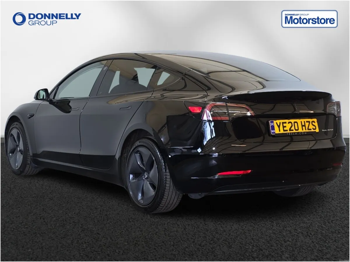 Tesla Model 3 Saloon Long Range - Image 2