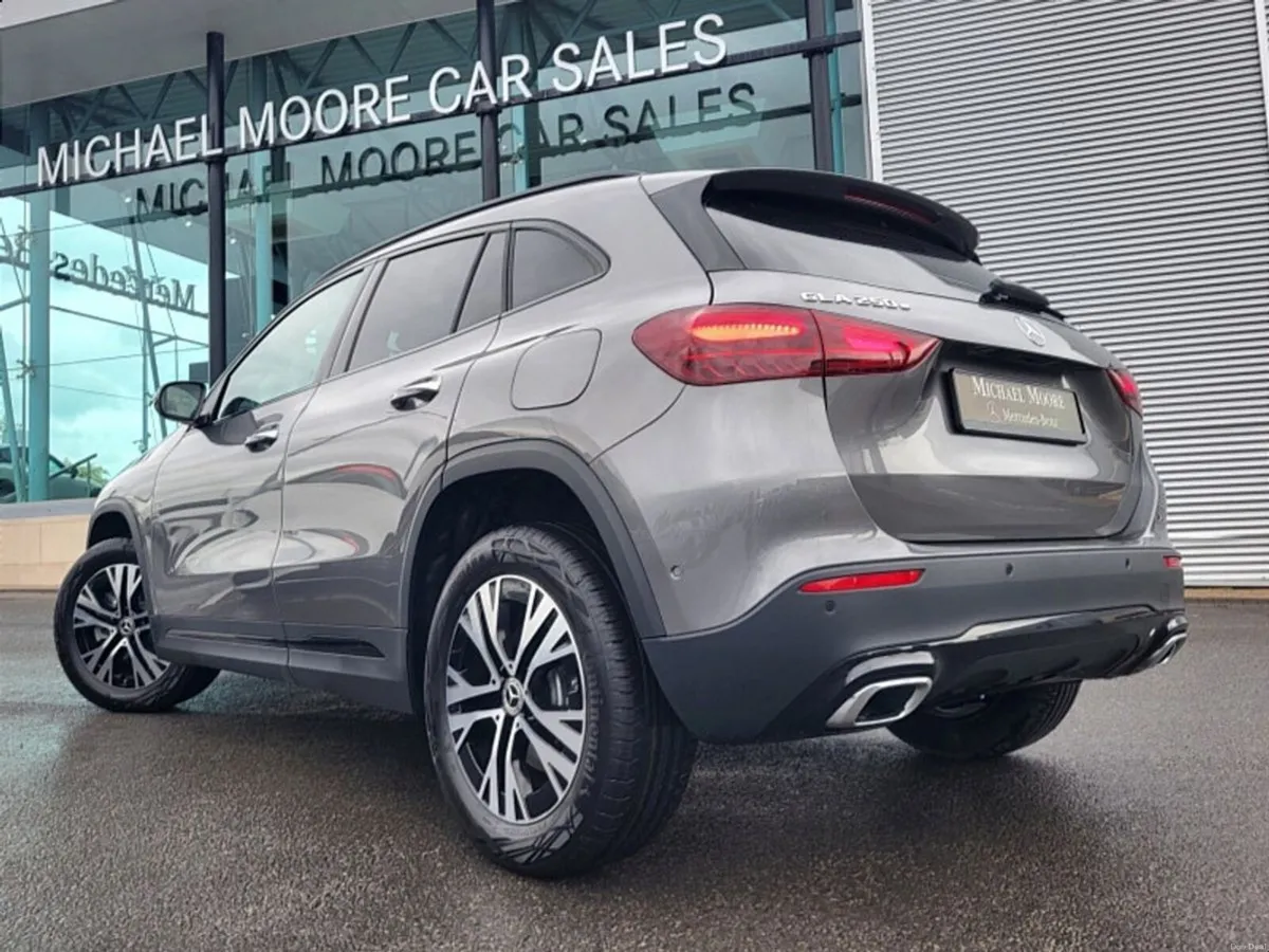 Mercedes-Benz GLA GLA250e PHEV Progressive Line Pl - Image 3