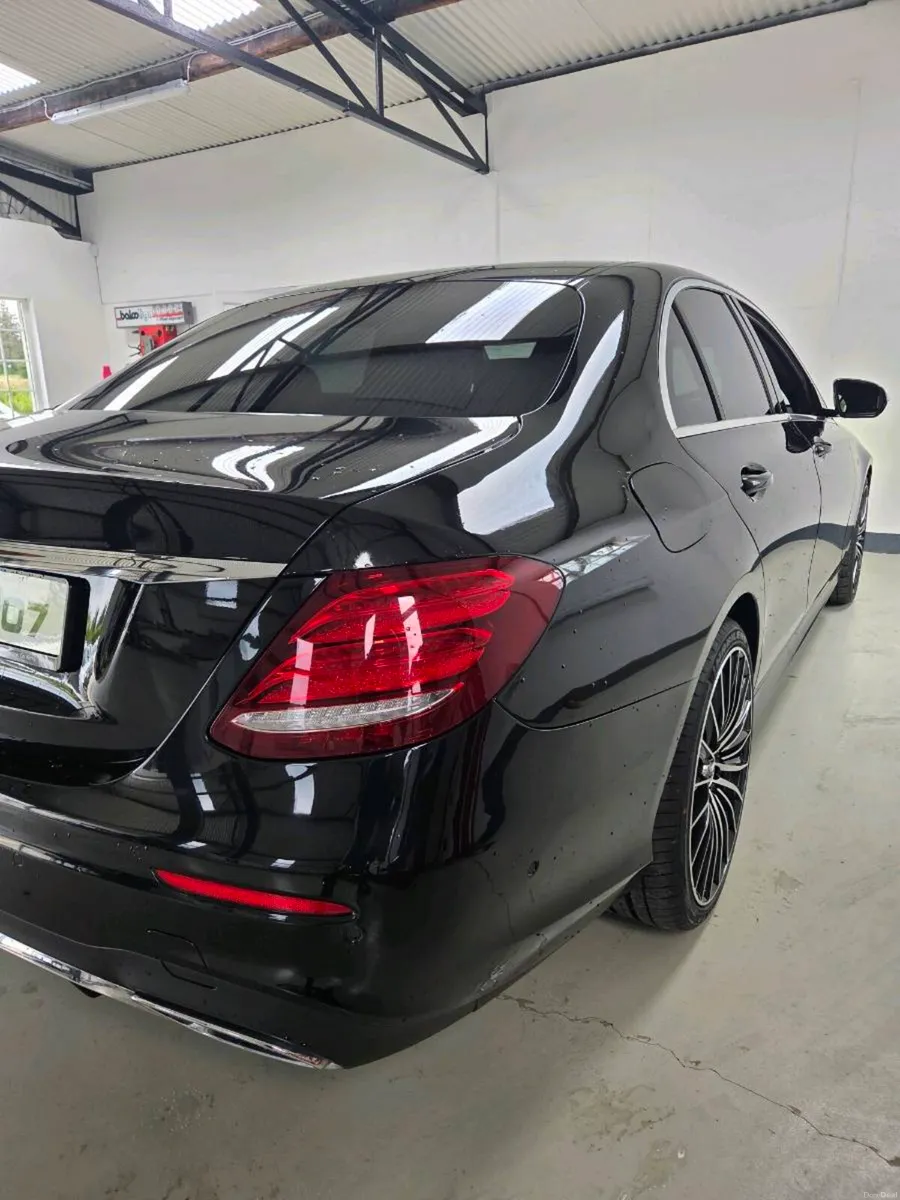 Mercedes-Benz E220D AMG Line Auto 2018 - Image 4
