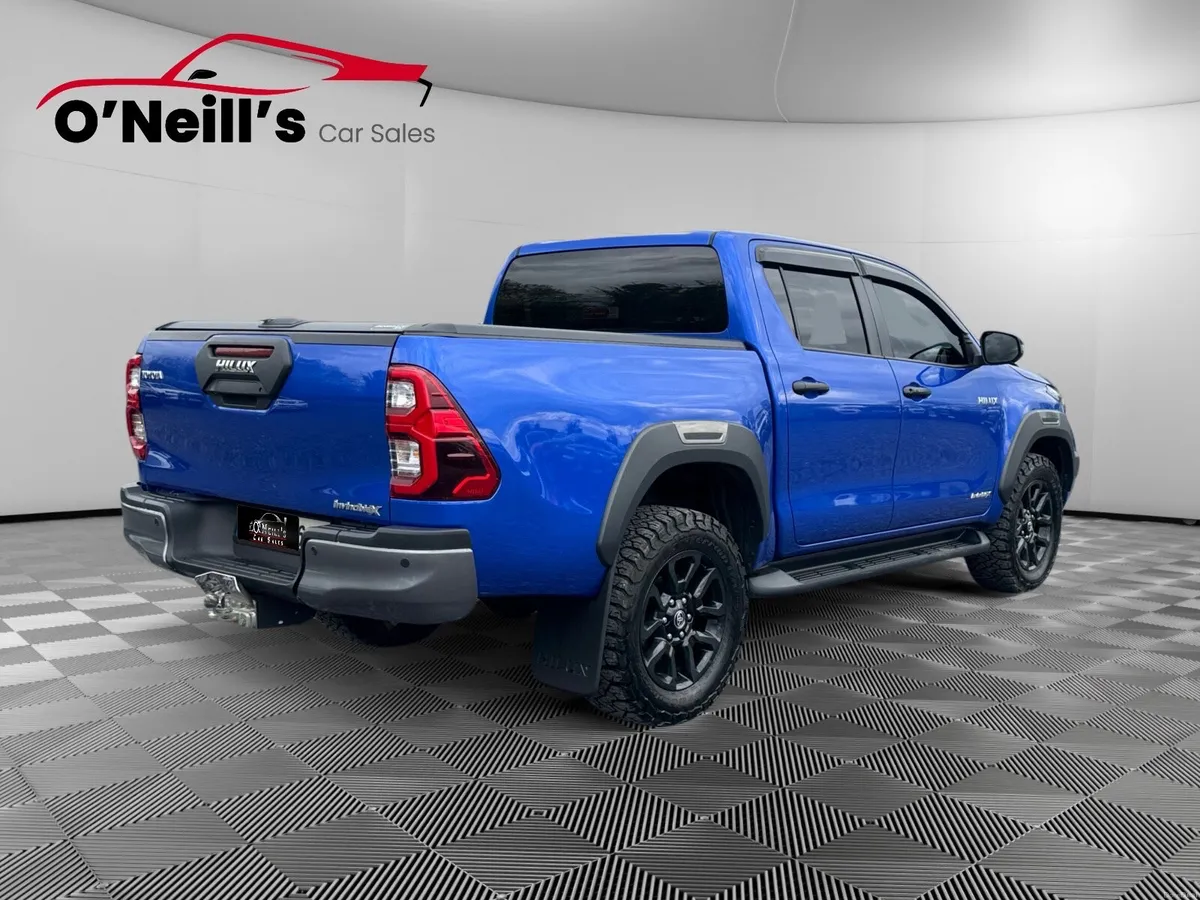 Toyota Hilux 2021 AUTO 2.8 D-4D INVINCIBLE X #379 - Image 3