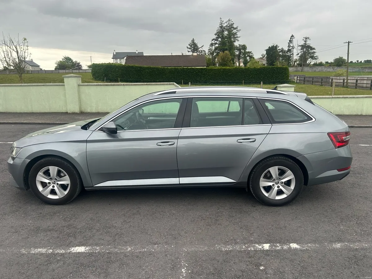2017 Skoda Superb combi - Image 2