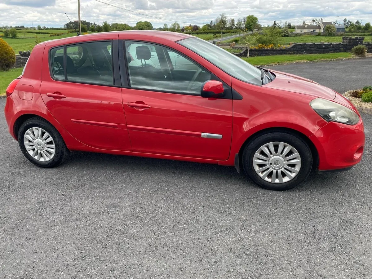 2012 Renault Clio (read ad) - Image 2