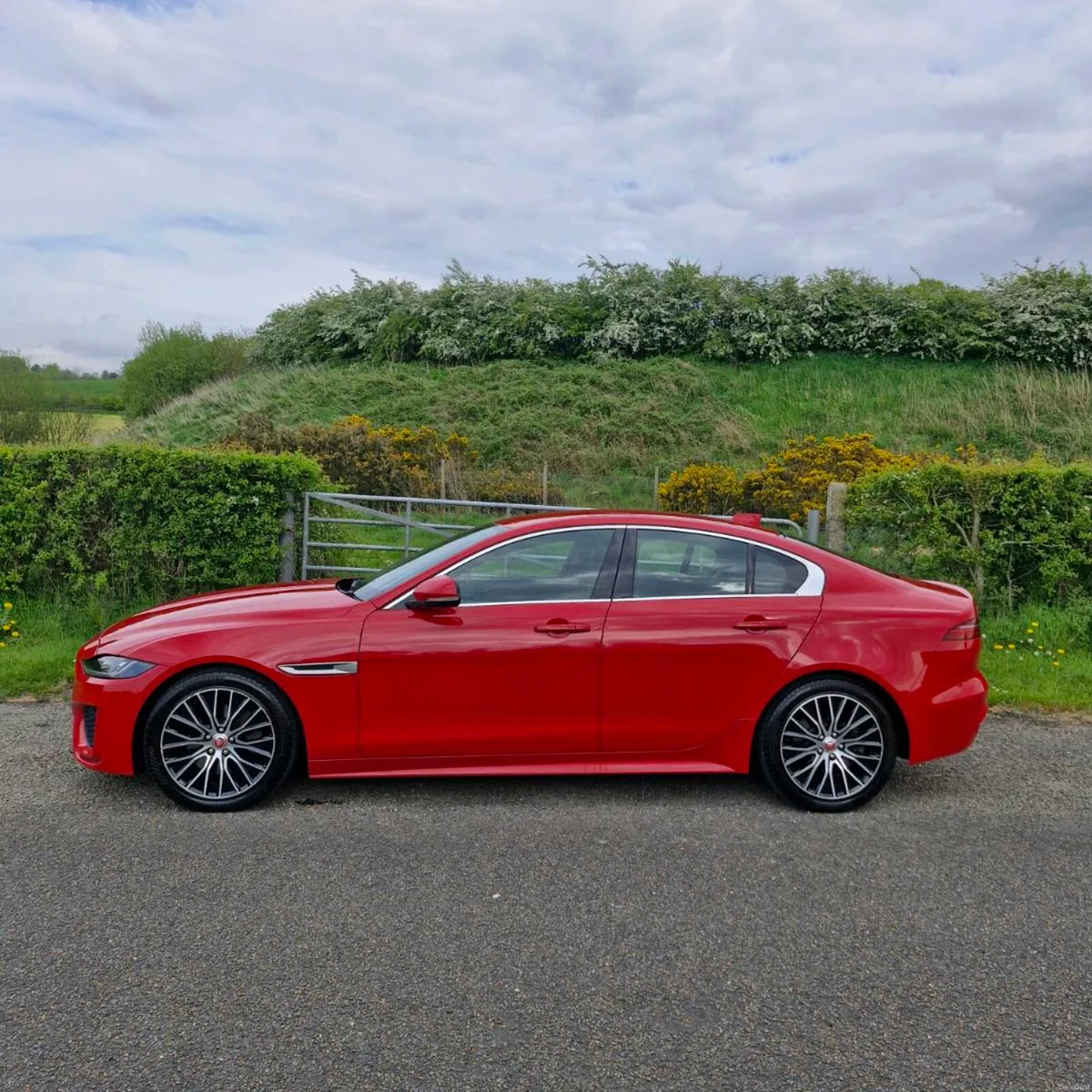 2019 Jaguar Xe R-Dynamic S D180 Auto - Image 4
