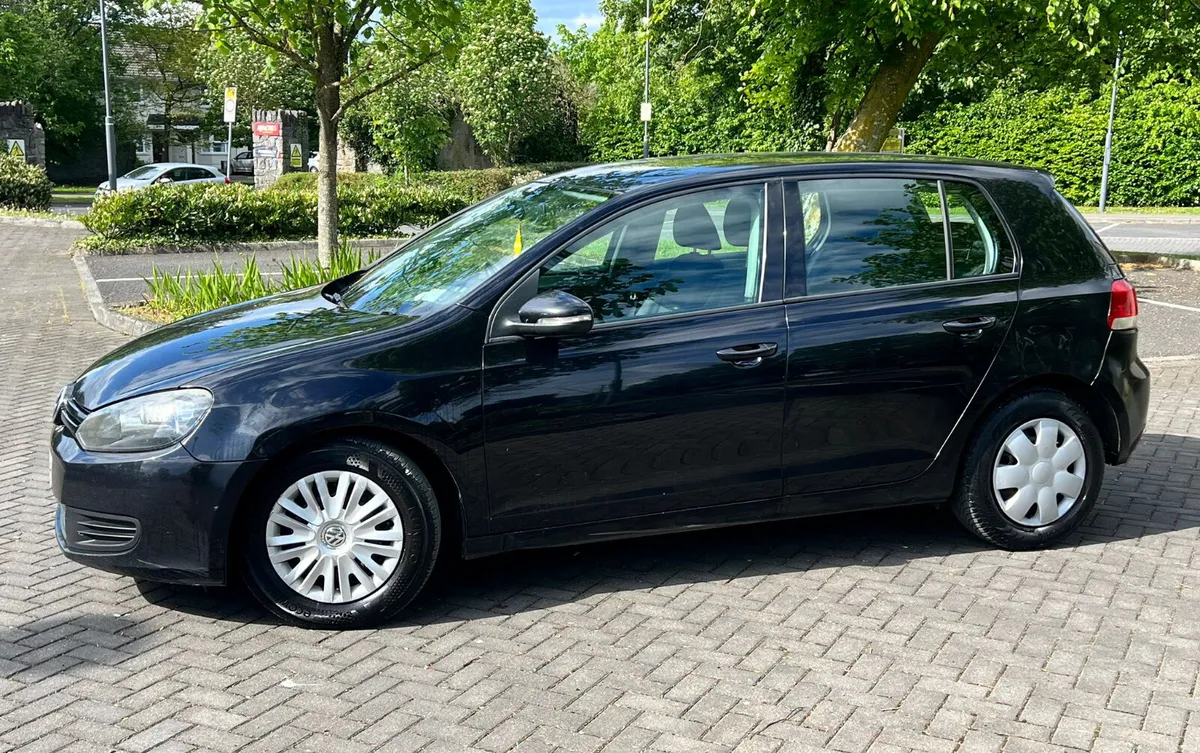 Volkswagen Golf 2010 1.6TDI new nct 11/26 tax 8/26 - Image 4