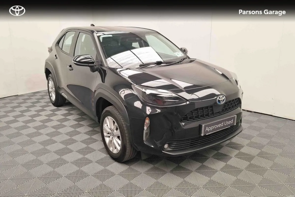 Toyota Yaris Cross YARIS CROSS LUNA - Image 1