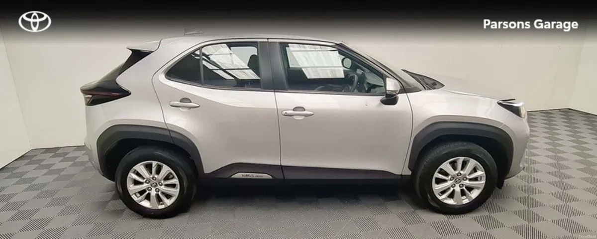 Toyota Yaris Cross YARIS CROSS LUNA - Image 4