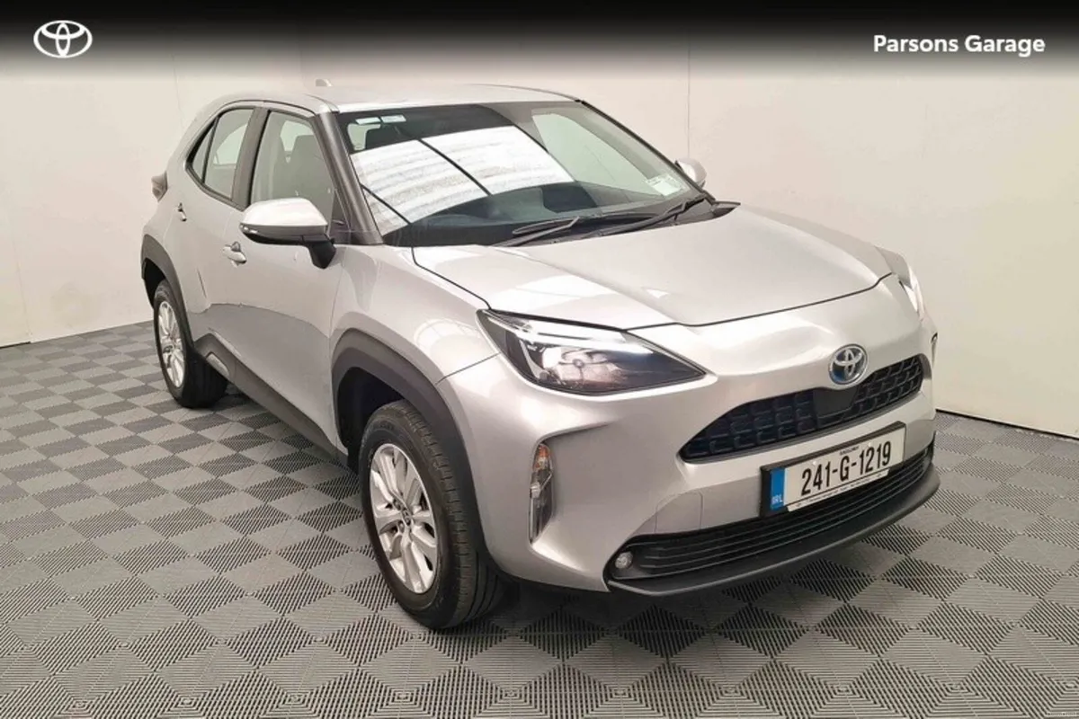 Toyota Yaris Cross YARIS CROSS LUNA - Image 1