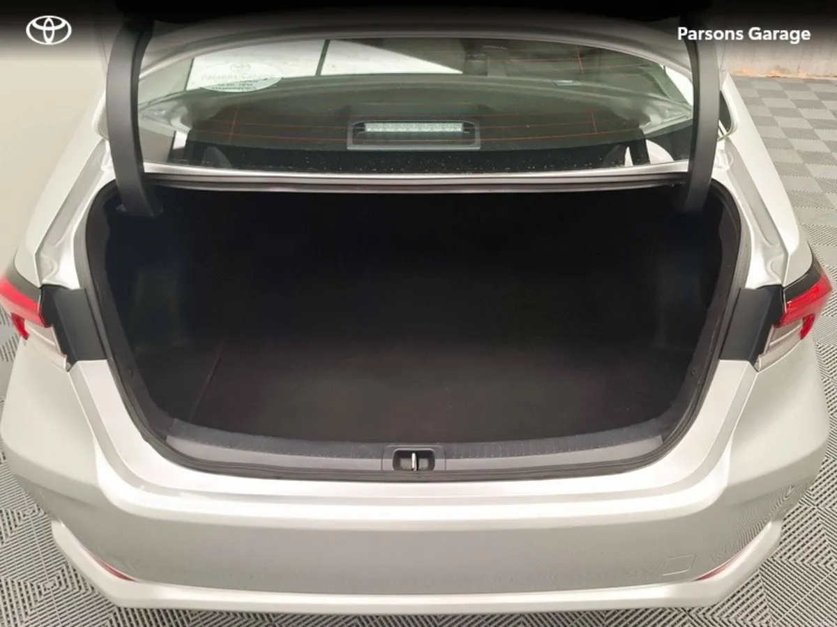 Toyota Corolla COROLLA HYB LUNA SALOON - Image 5