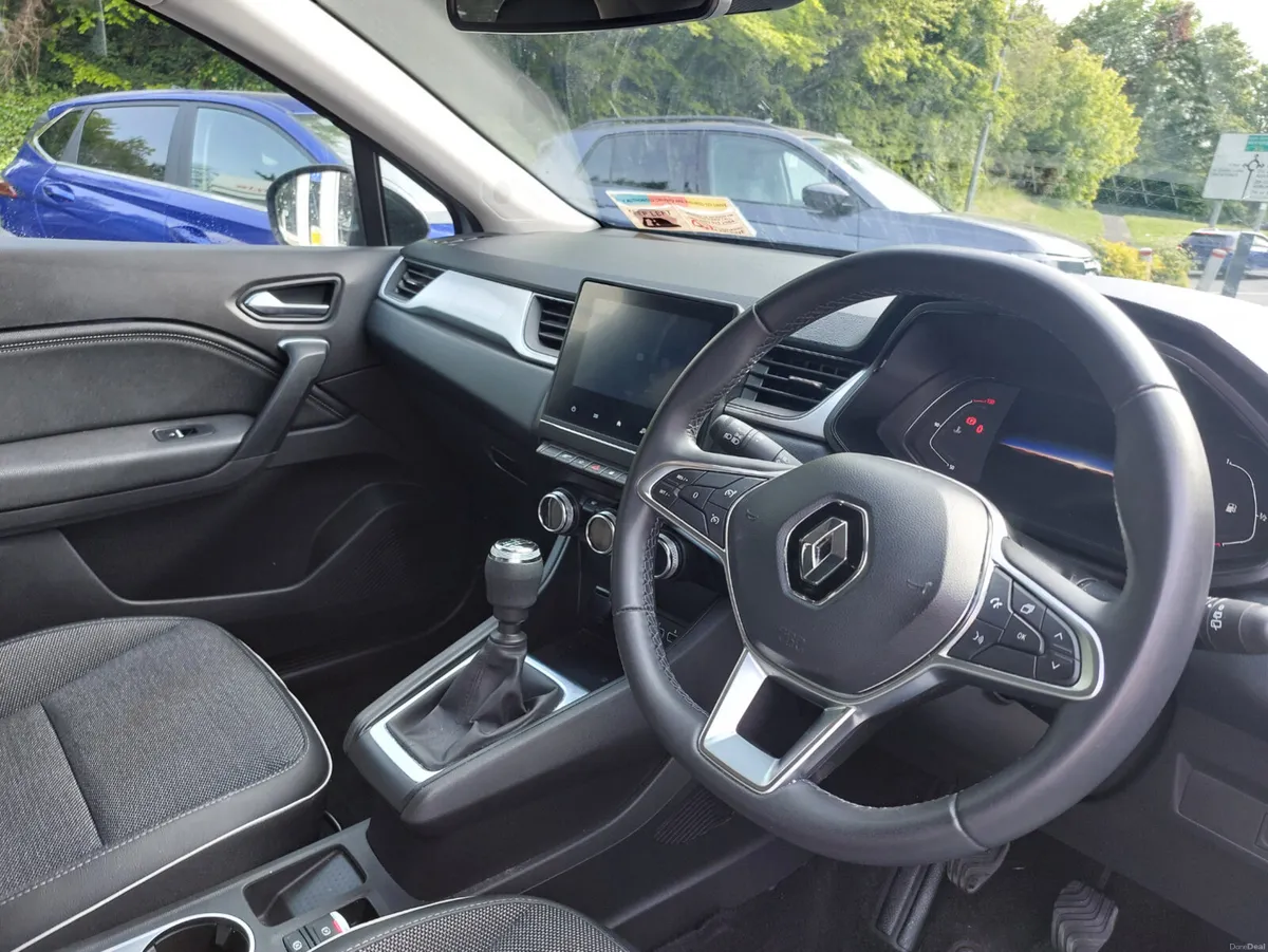 Renault Captur 2023 - Image 6