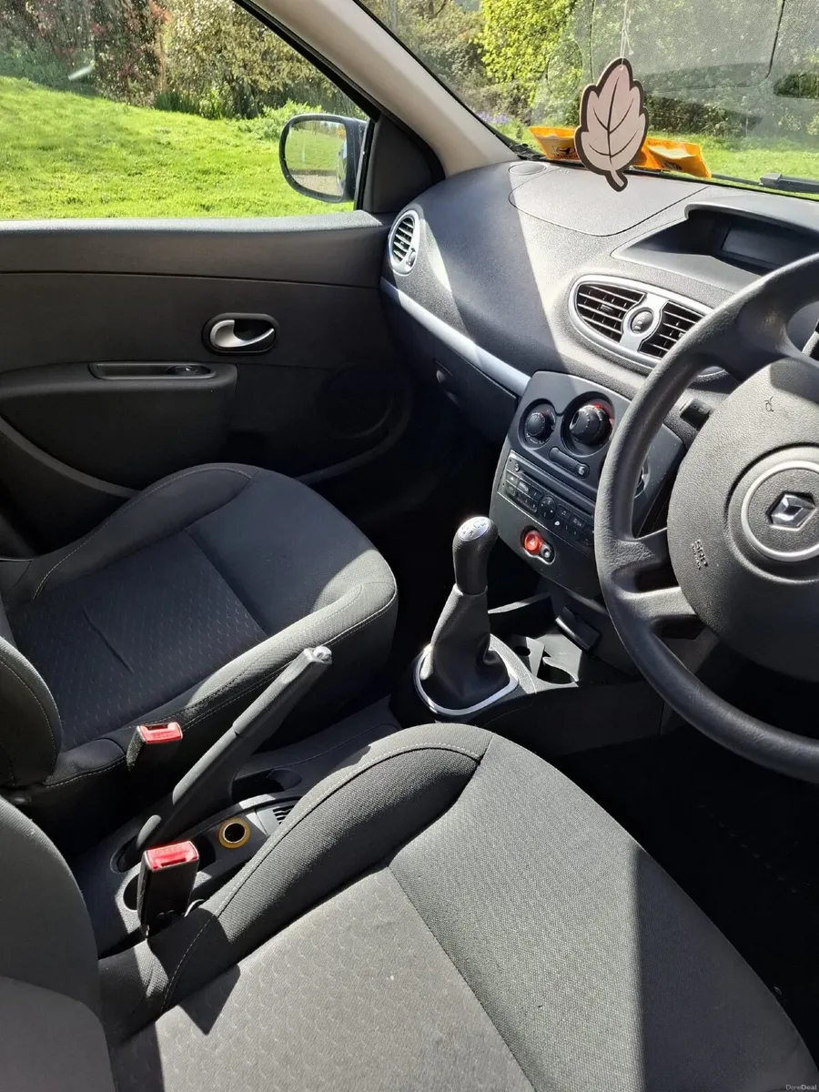 Renault Clio 2010 - Image 4
