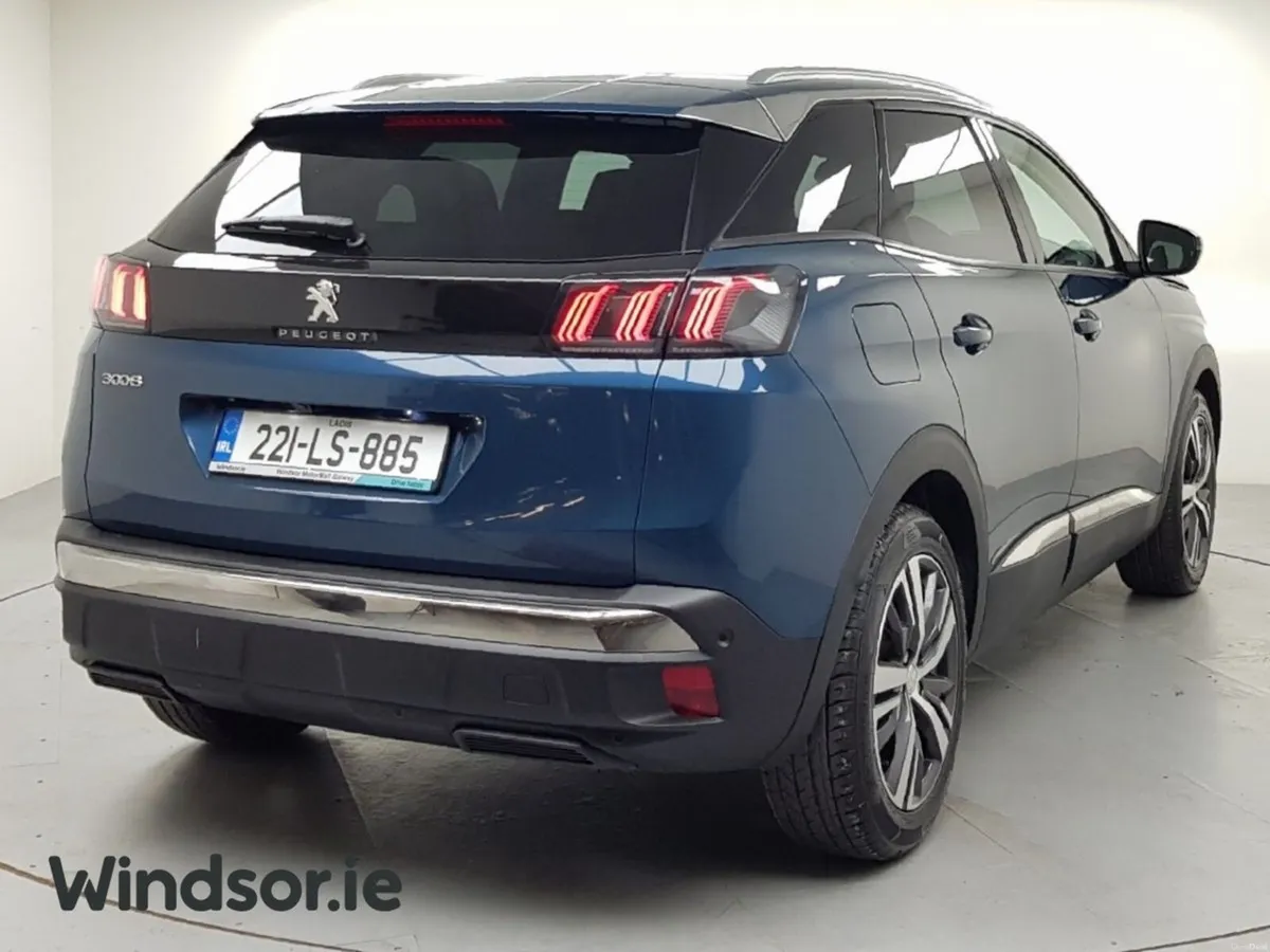 Peugeot 3008 1.5 BlueHDi 130bhp Allure Auto - Image 2