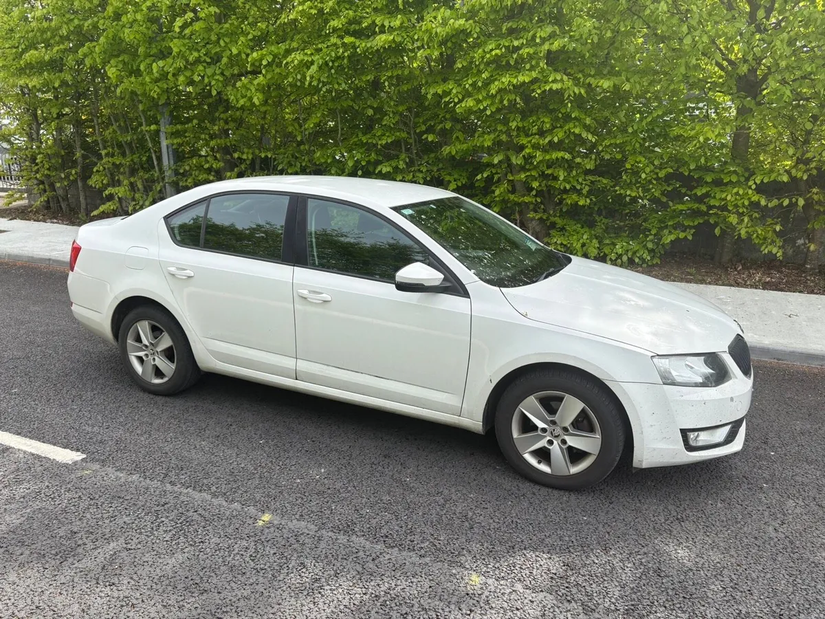 132 Skoda Octavia 1.6 Diesel NCT&TAX August/2026 - Image 4