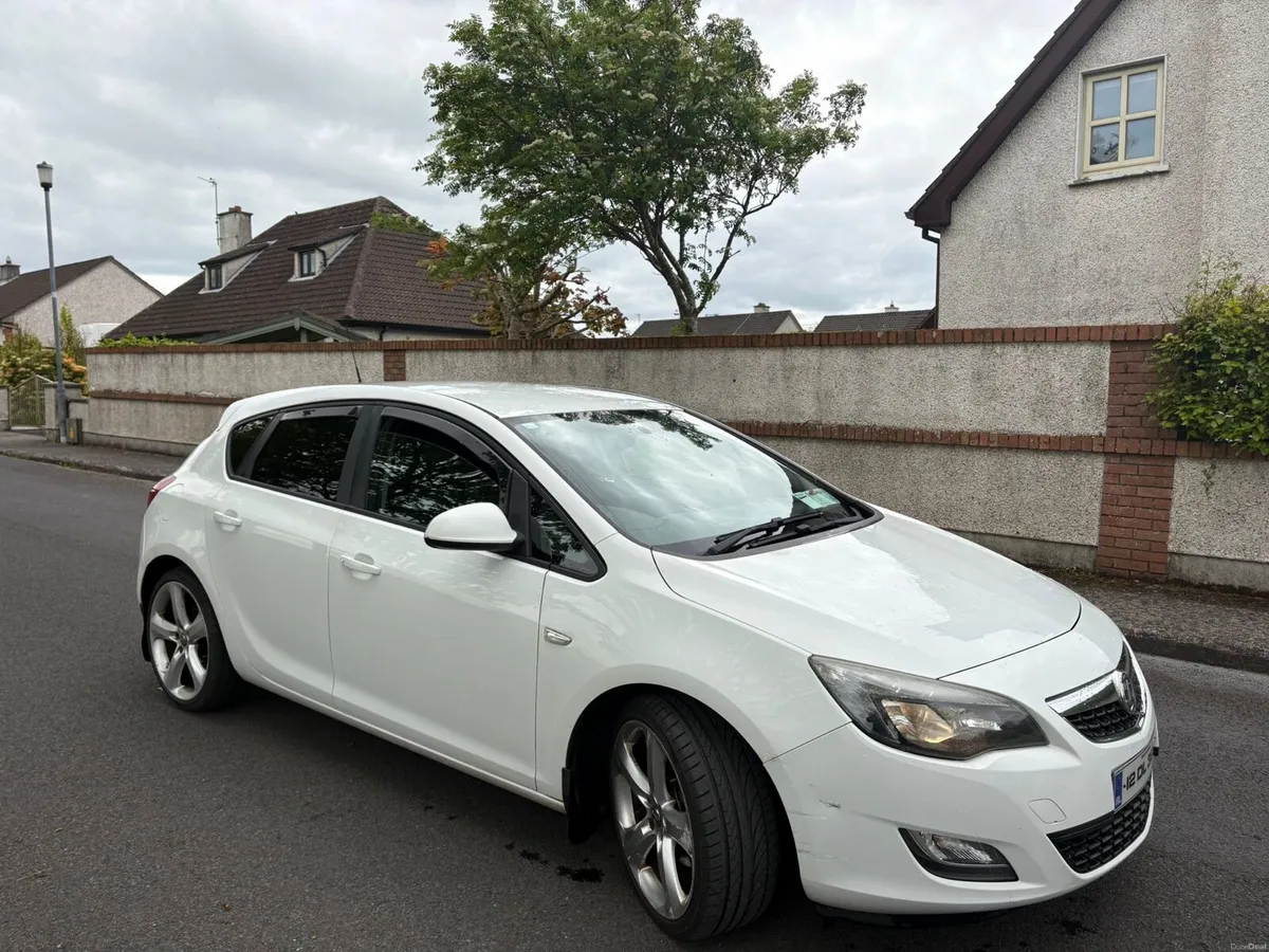 2012 Vauxhall Astra Hatchback 1.7 Diesel NCT&TAX. - Image 4