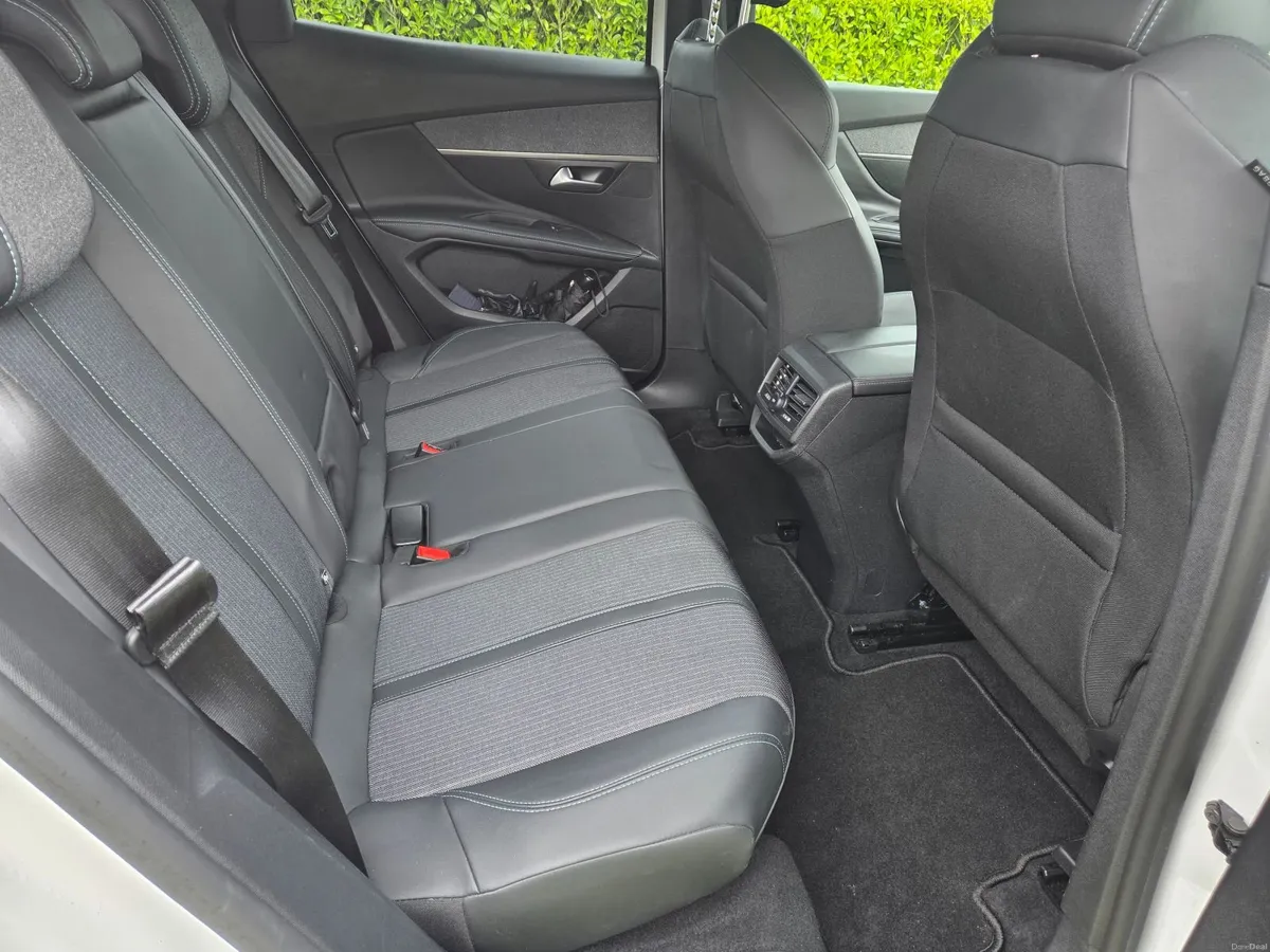 Peugeot 3008 2023 - Image 5
