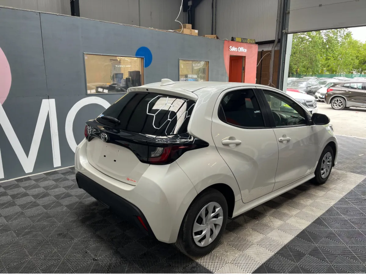 Toyota Yaris €12950 2022 TOYOTA YARIS X 1.0 AUTOMA - Image 2