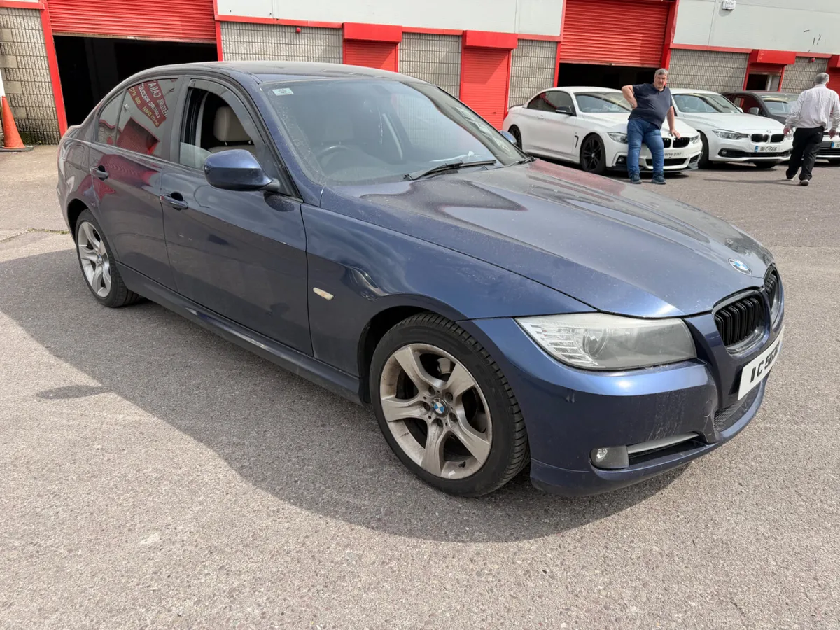 2011 BMW 3 SERIES - Image 1