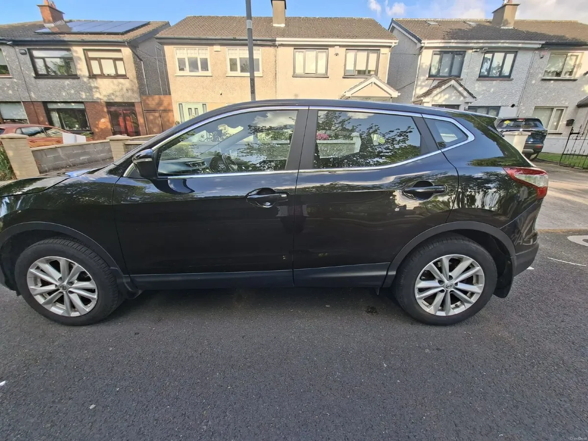 141 Nissan Qashqai 1.5 Diesel - Well maintained! - Image 2