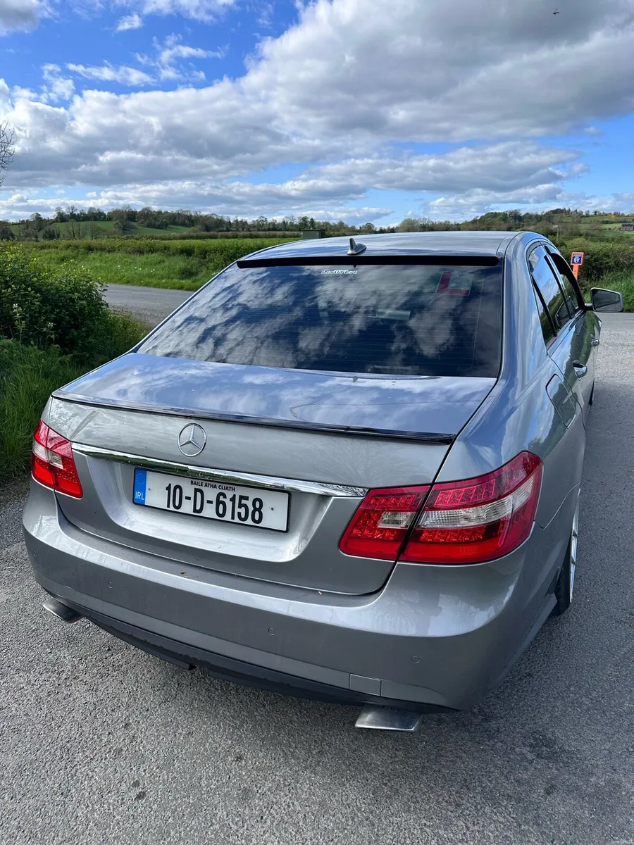 Mercedes e200 - Image 3