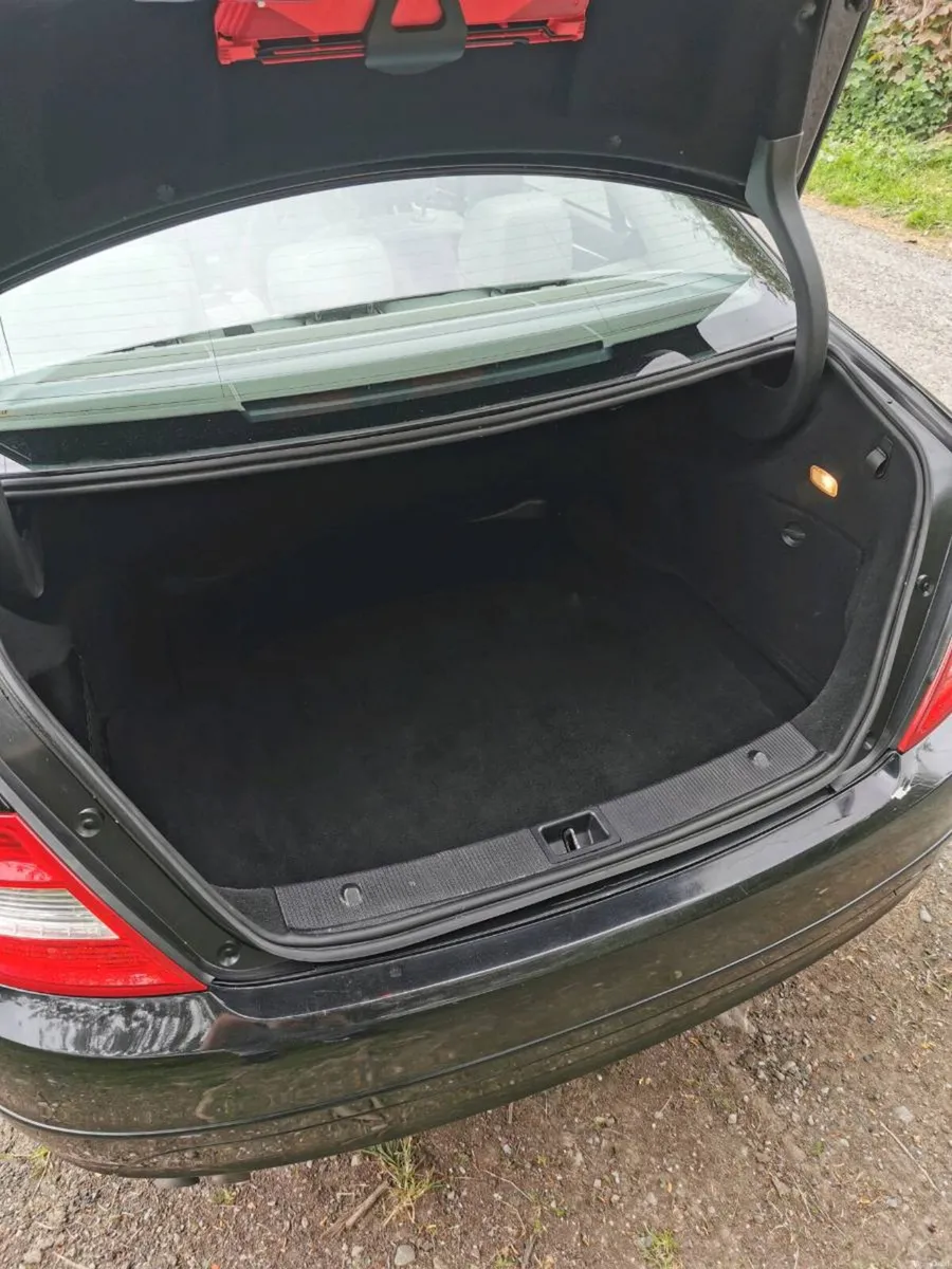 *new NCT 08/27* 2010 Mercedes C class diesel - Image 5