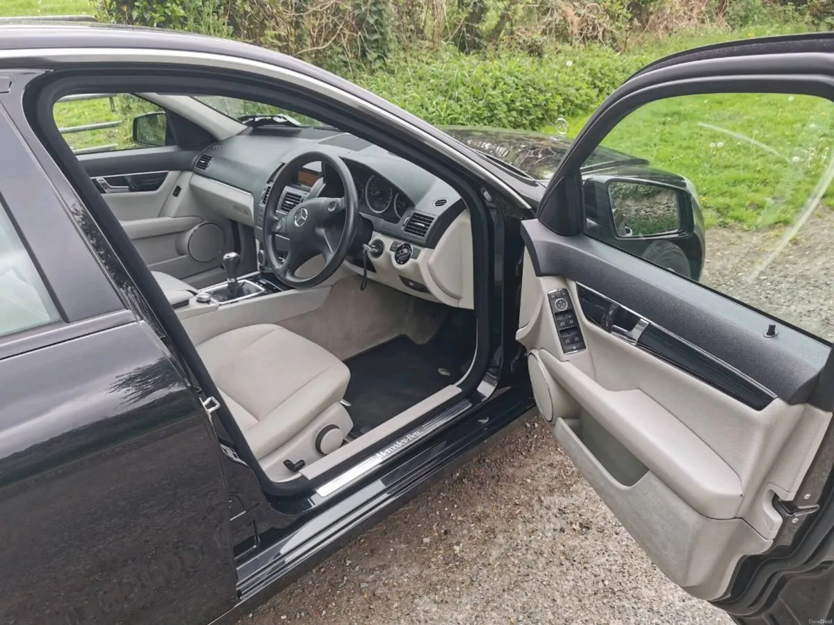 *new NCT 08/27* 2010 Mercedes C class diesel - Image 6