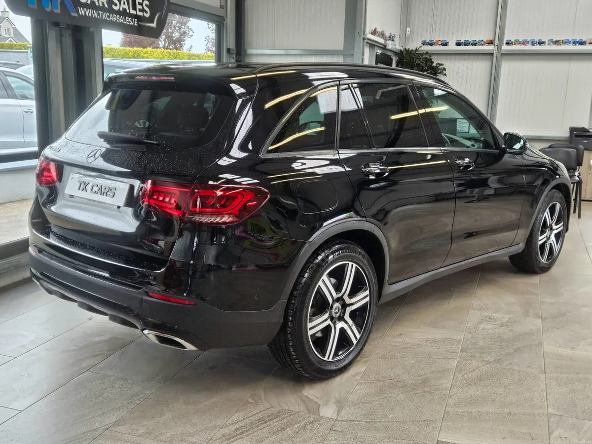 212 MERCEDES BENZ GLC - Image 3
