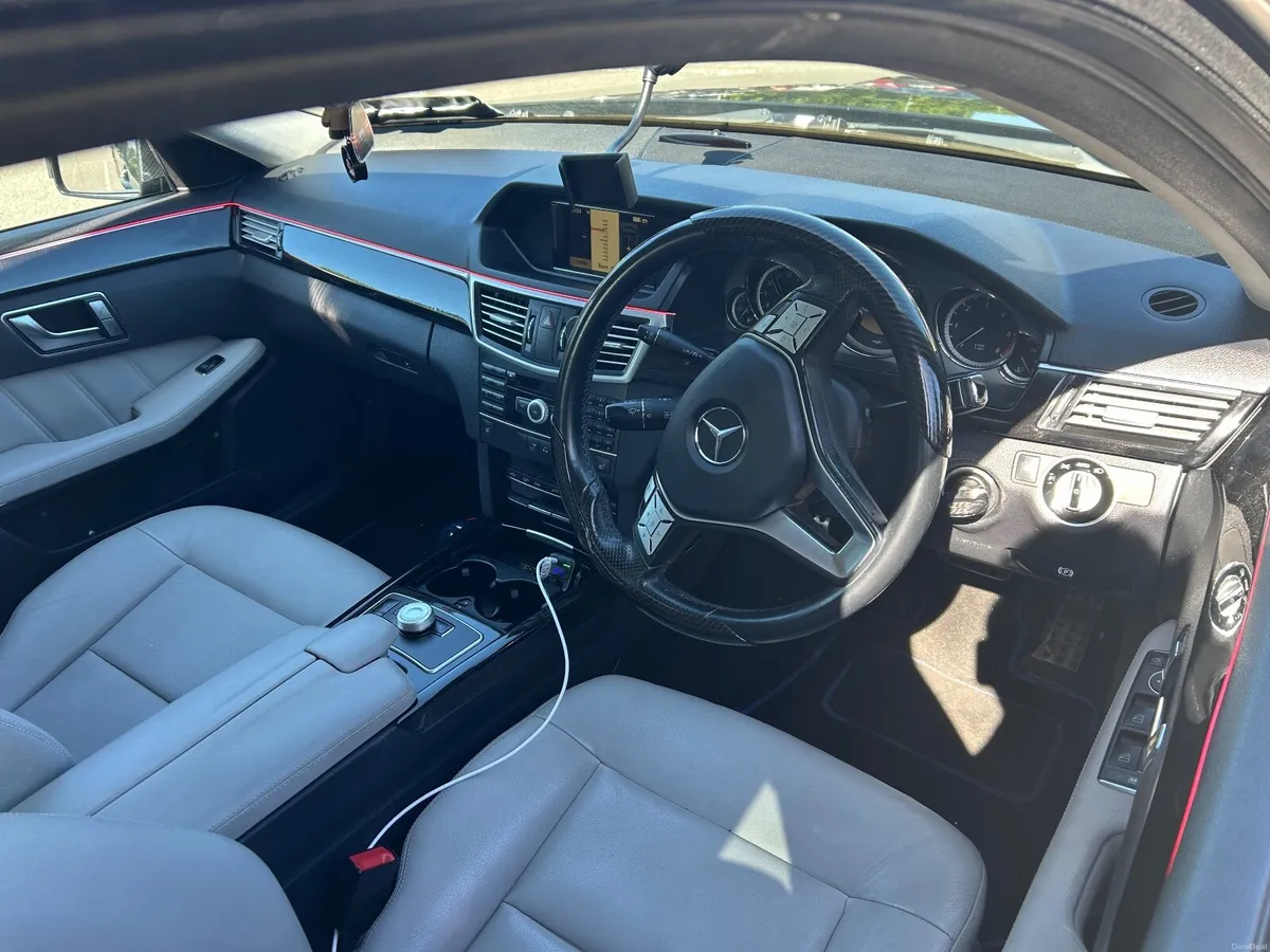 MercedesBenz E 220 amg  only 90000 mileage - Image 5