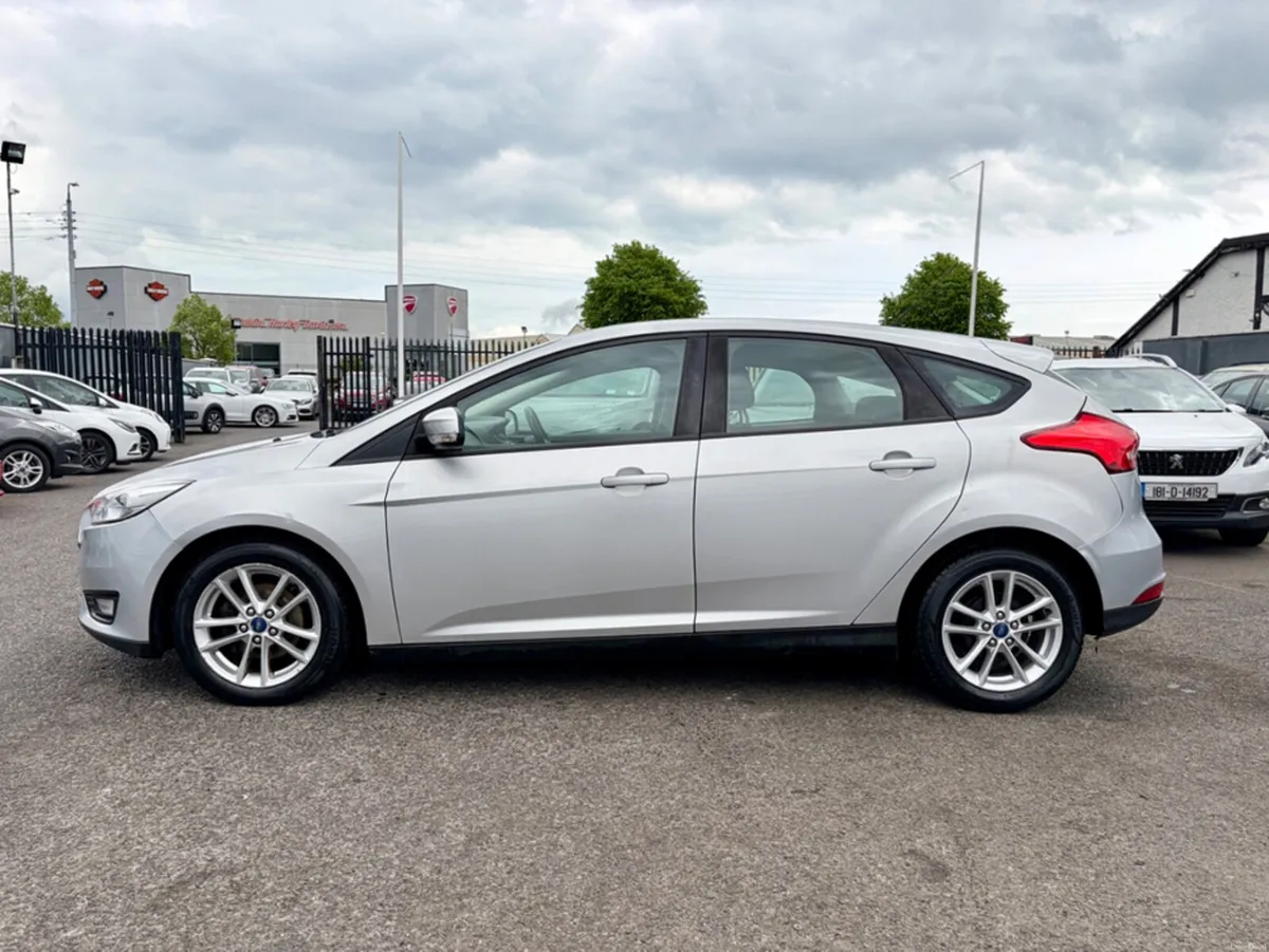 Ford Focus STYLE 1.6 TDCI  5DR - Image 3
