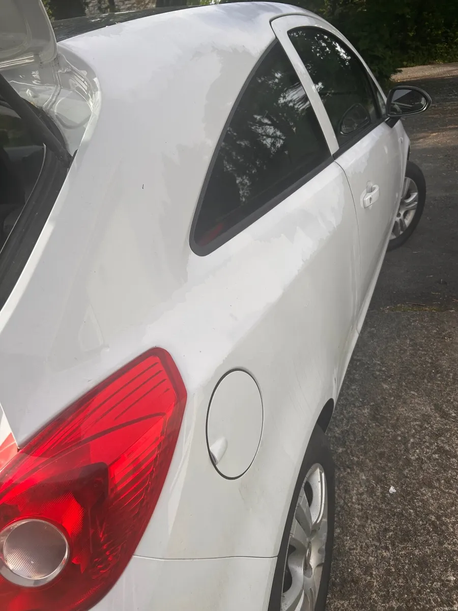 Opel Corsa 2011 - Image 4