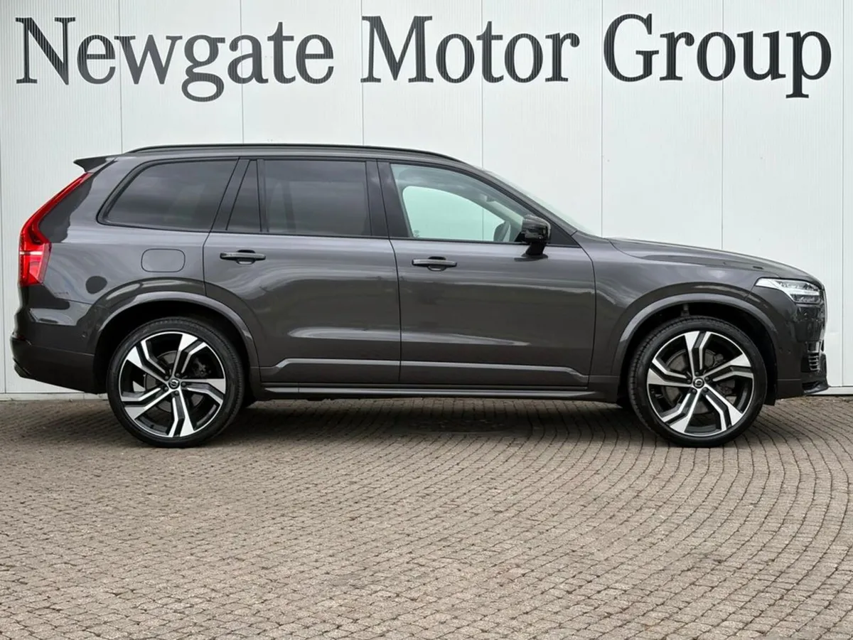 Volvo XC90 2.0 T8 Ultimate Dark - Image 4