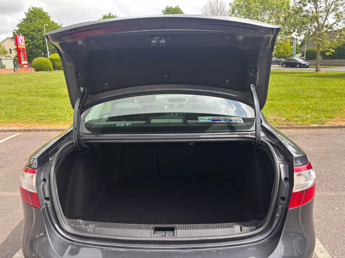 Renault Fluence 2010 Low milage , long Nct - Image 3