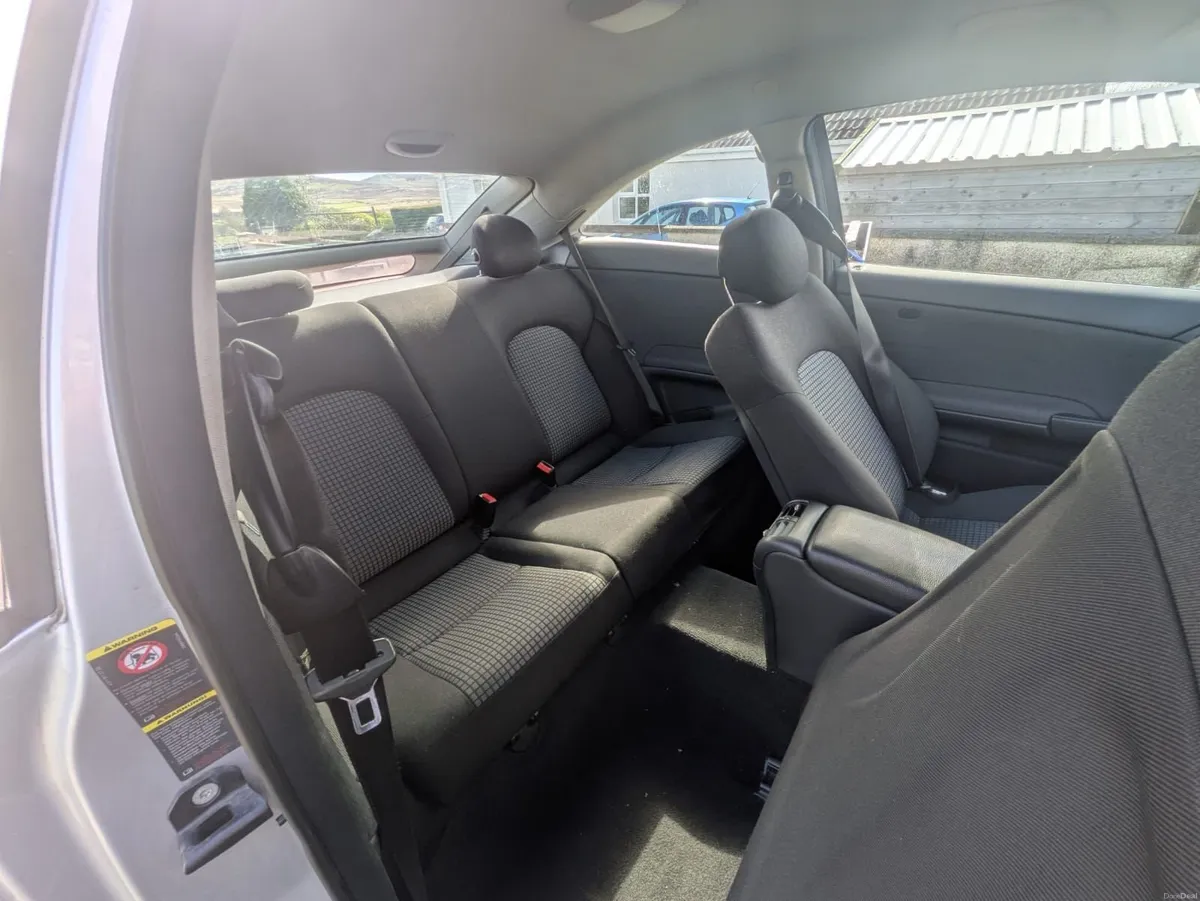 Mercedes-Benz C-Class 2008 - Image 2