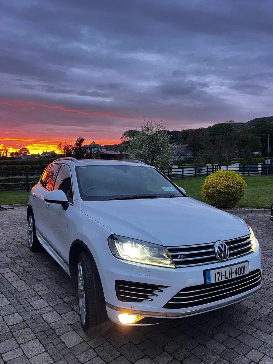 2017 Volkswagen Touareg 3.0 TDI | Panoramic Roof - Image 1
