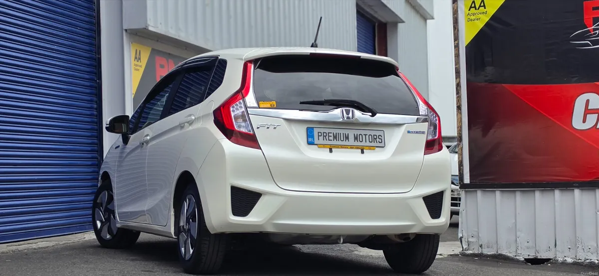 Honda fit Hybrid - Image 4