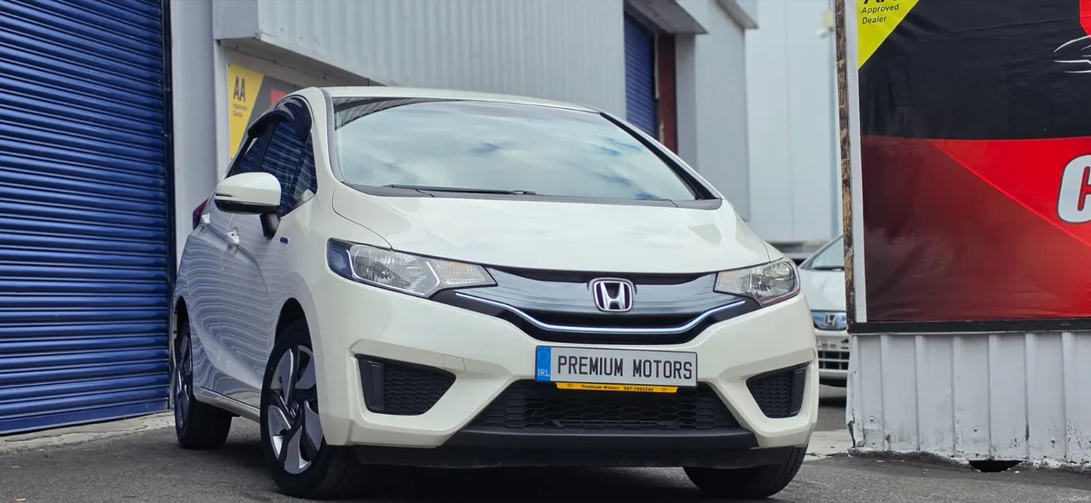 Honda fit Hybrid - Image 2